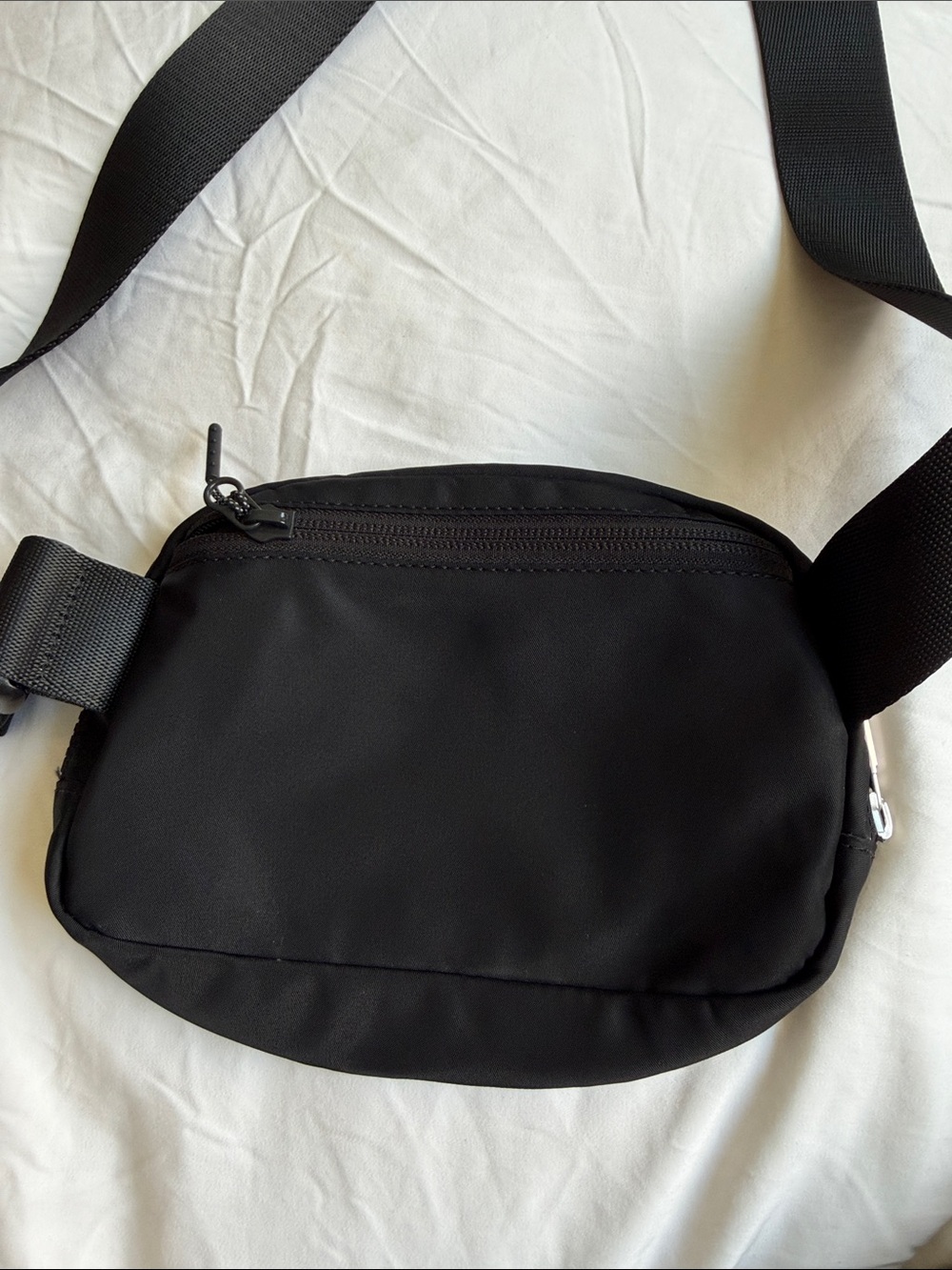Lululemon Everywhere Belt Bag 1L - Picture 2 of 3